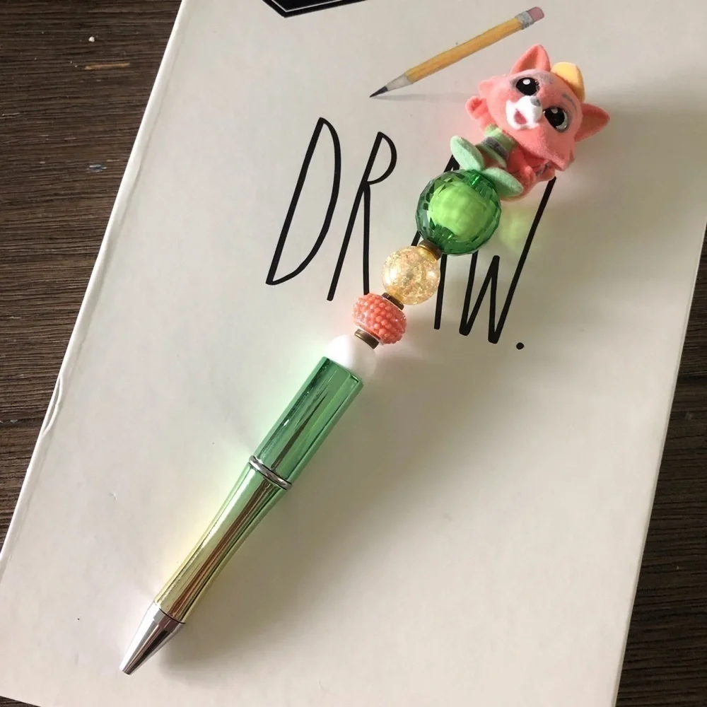 Disney Doorables: Robin Hood: Robin Hood handmade beaded pen
